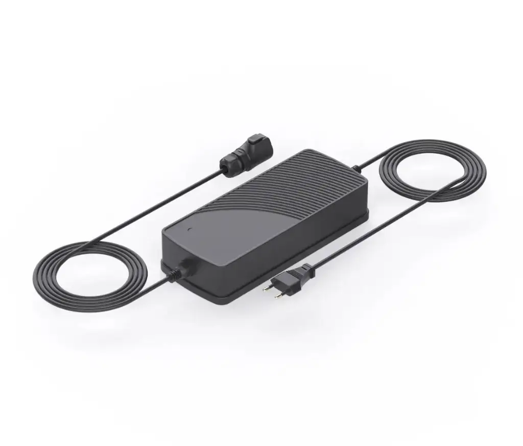 Yarbo Ladegerät mit Ladekabel